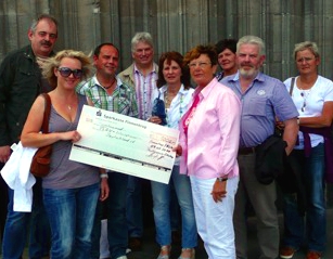 Theaterverein Ostentrop spendet 1000 Euro