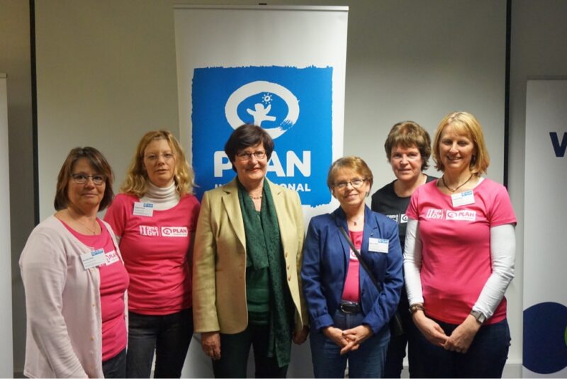 Die Aktionsgruppe Grafing mit Staatsministerin a.D. und Plan Kuratoriumsmitglied Christa Stevens