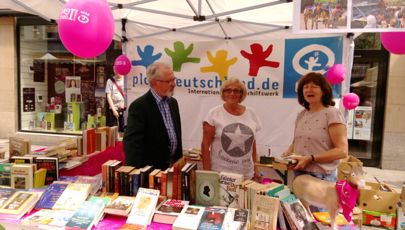 Bücherflohmarkt auf dem RüFest