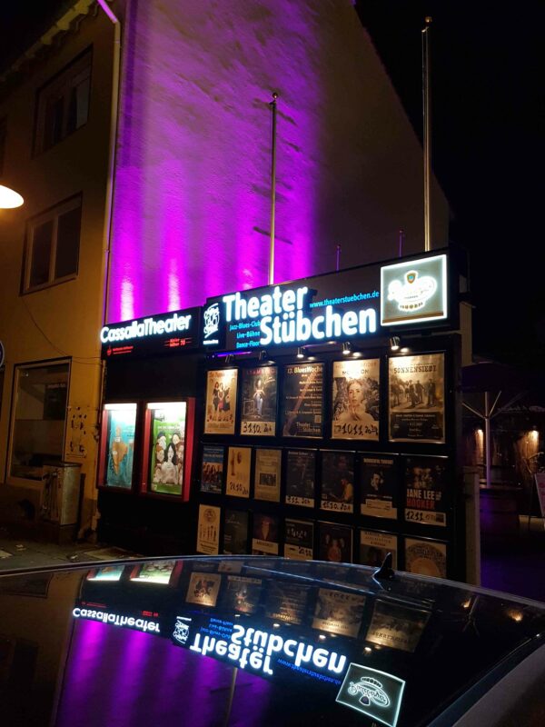 Das Theaterstübchen wurde pinkifiziert.