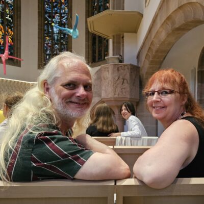 Nürnberg Benefiz Konzert, AG Mitglieder Otto und Andrea mit Ian im Hintergrund