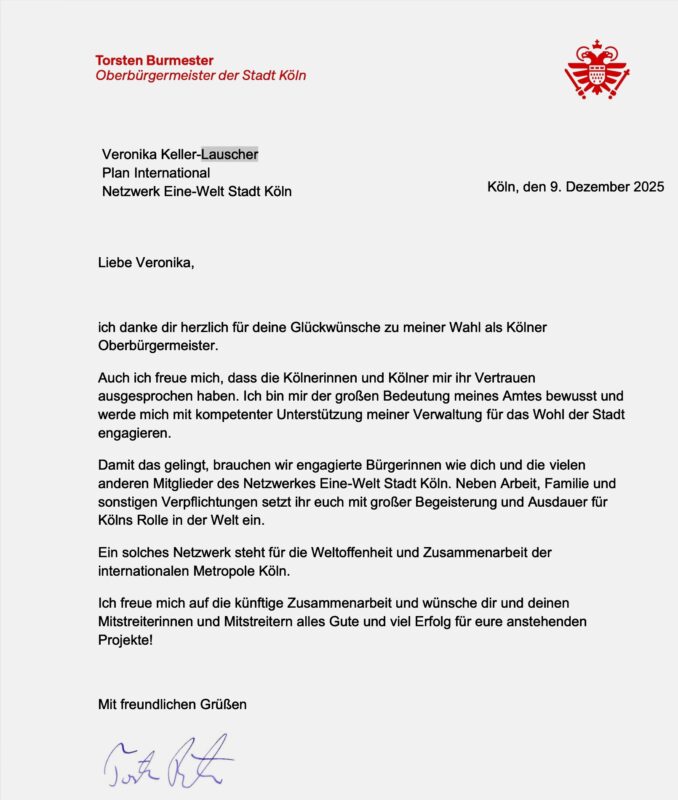 Ein formeller Brief in deutscher Sprache auf weißem Papier. Oben links stehen der Name des Absenders, sein Titel und das Logo der Stadt in Rot. Das Schreiben beglückwünscht Veronika Keller-Lauscher zu ihrer neuen Aufgabe, unterzeichnet von Torsten Burmester, Oberbürgermeister der Stadt Köln, vom 9. Dezember 2025.